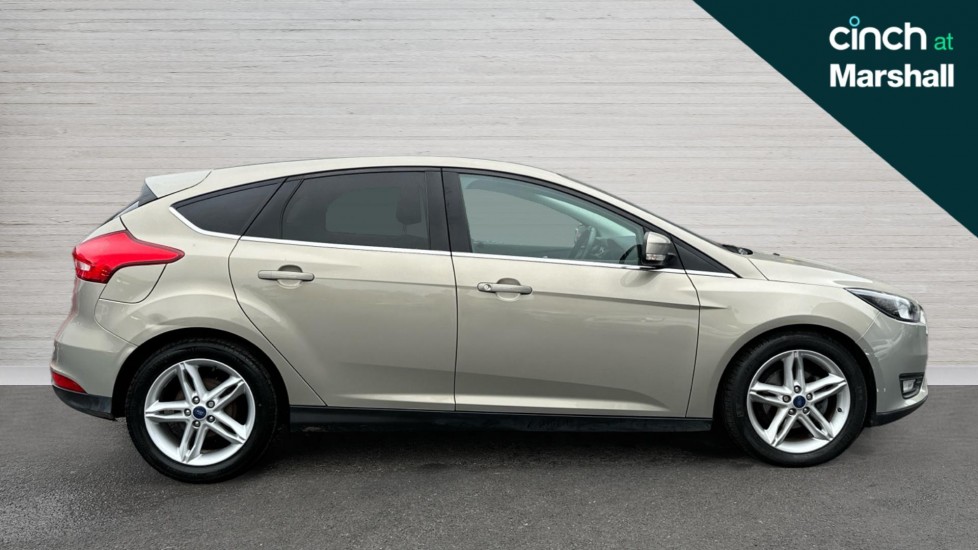 Used Ford Focus 2016 for sale - 76168831: Photo 2