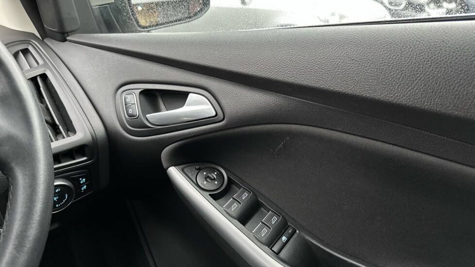 Used Ford Focus 2016 for sale - 76168831: Photo 29