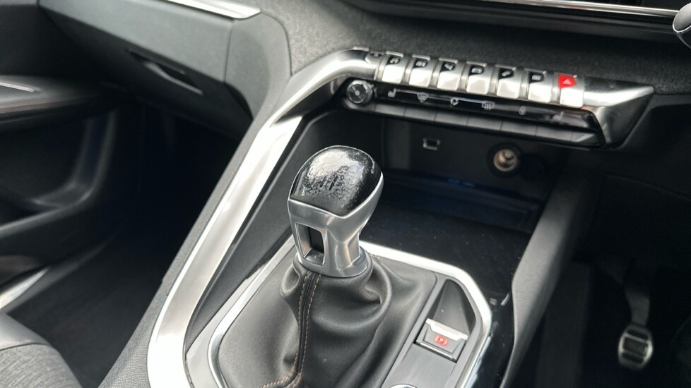 Used Peugeot 3008 2017 for sale - 75921920: Photo 27