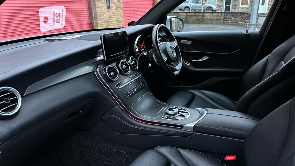 Used Mercedes-Benz GLC 2018 for sale - 76552529: Photo 10