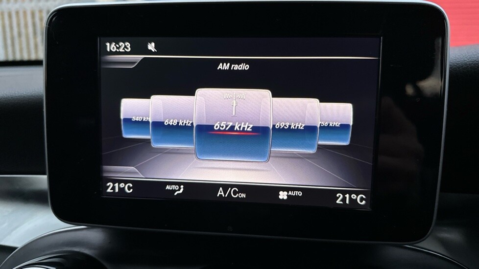 Used Mercedes-Benz GLC 2018 for sale - 76552529: Photo 34