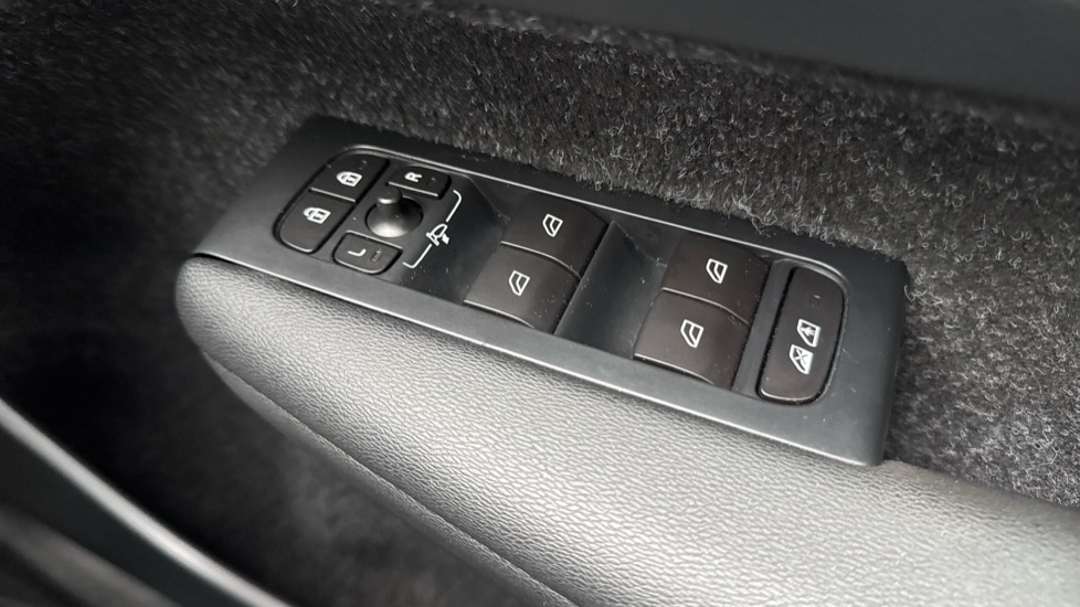 Used Volvo XC40 2018 for sale - 76841996: Photo 21