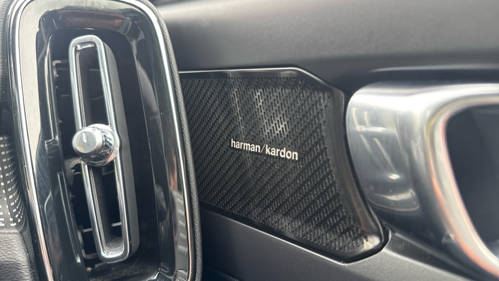 Used Volvo XC40 2018 for sale - 76841996: Photo 23