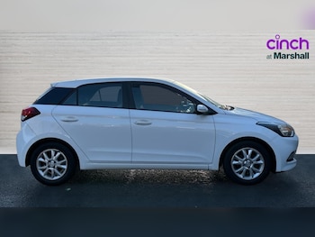 Used Hyundai i20 2016 for sale - 76954281: Photo