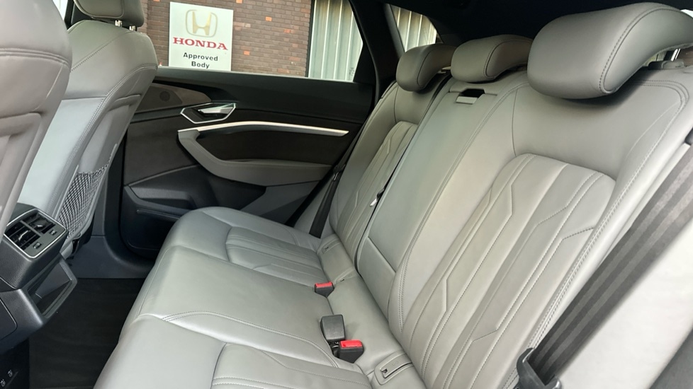 Used Audi e-tron 2021 for sale - 76415230: Photo 14