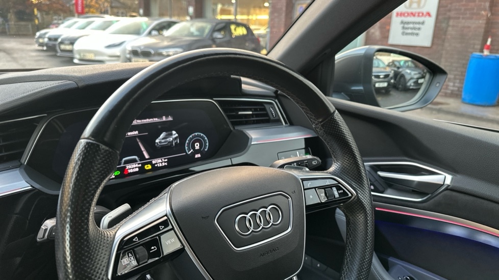 Used Audi e-tron 2021 for sale - 76415230: Photo 25