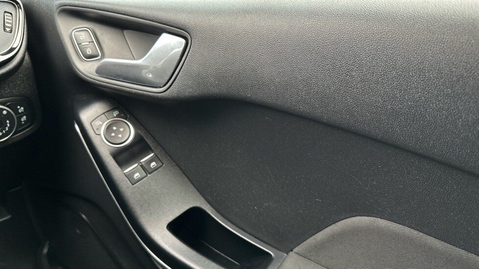 Used Ford Fiesta 2018 for sale - 76146096: Photo 28