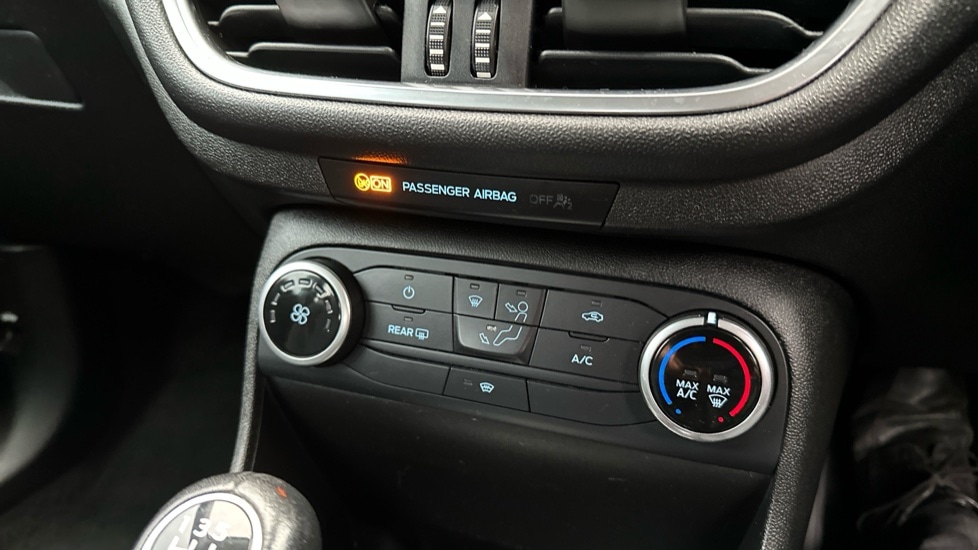 Used Ford Fiesta 2018 for sale - 76146096: Photo 31