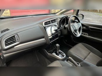 Used Honda Jazz 2018 for sale - 76493928: Photo