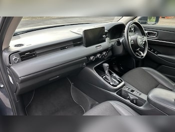 Used Honda HR-V 2023 for sale - 76116915: Photo 2
