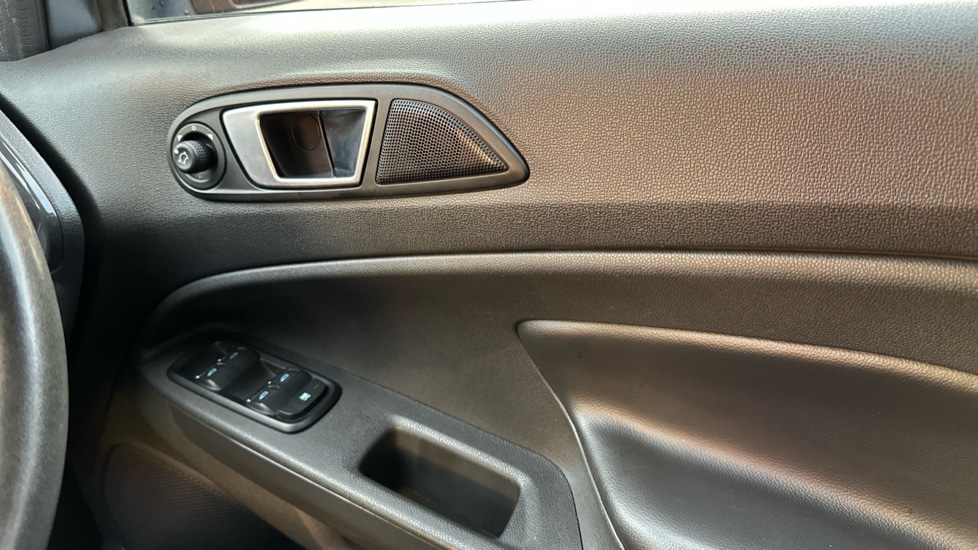 Used Ford Ecosport 2017 for sale - 76717345: Photo 28