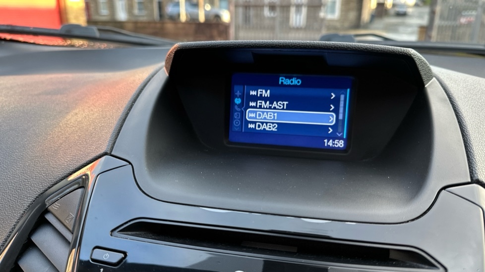 Used Ford Ecosport 2017 for sale - 76717345: Photo 33