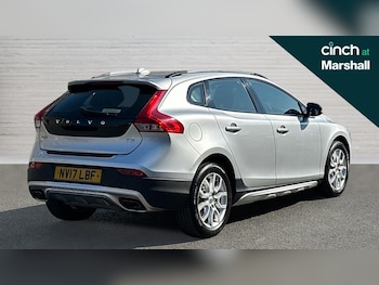 Used Volvo V40 2017 for sale - 75569621: Photo