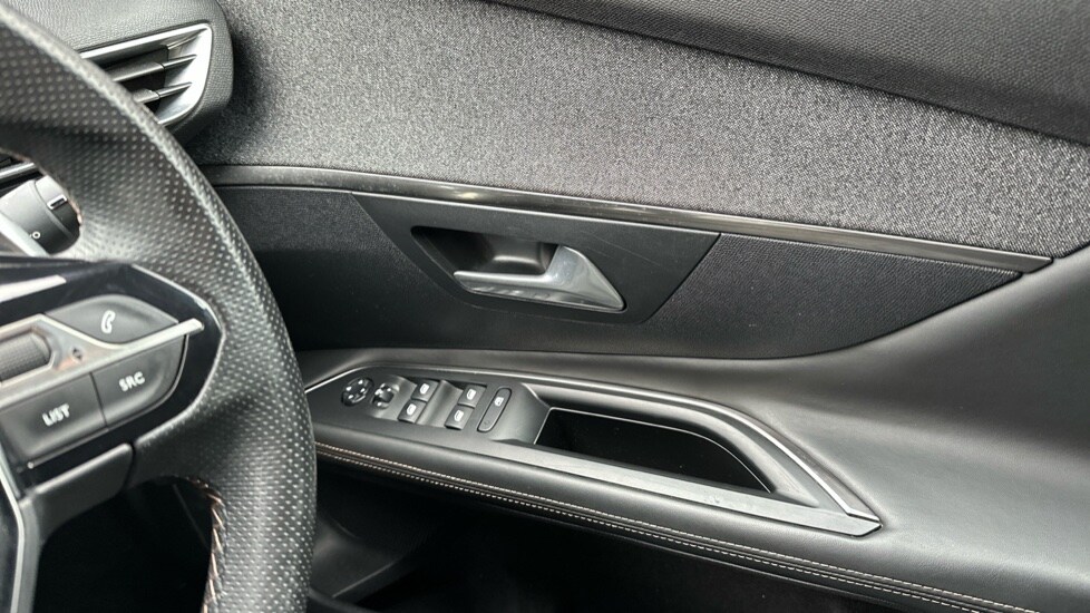 Used Peugeot 3008 2017 for sale - 76393616: Photo 31