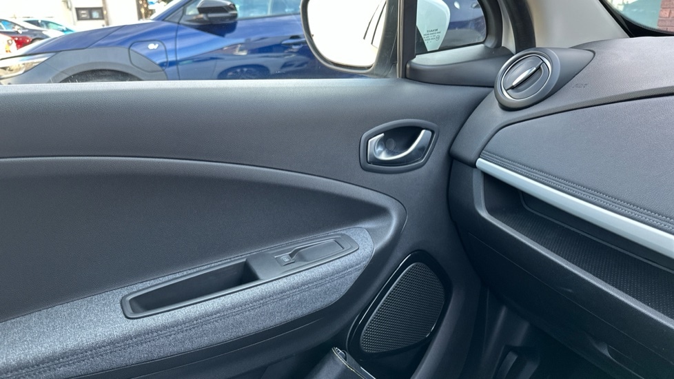 Used Renault Zoe 2022 for sale - 76116844: Photo 32