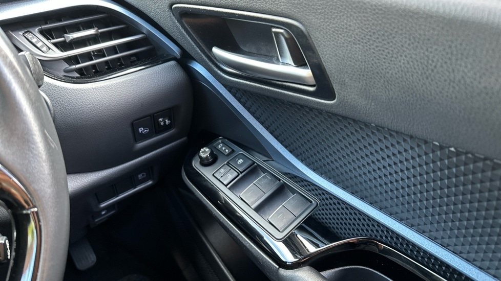 Used Toyota C-HR 2020 for sale - 76494007: Photo 27