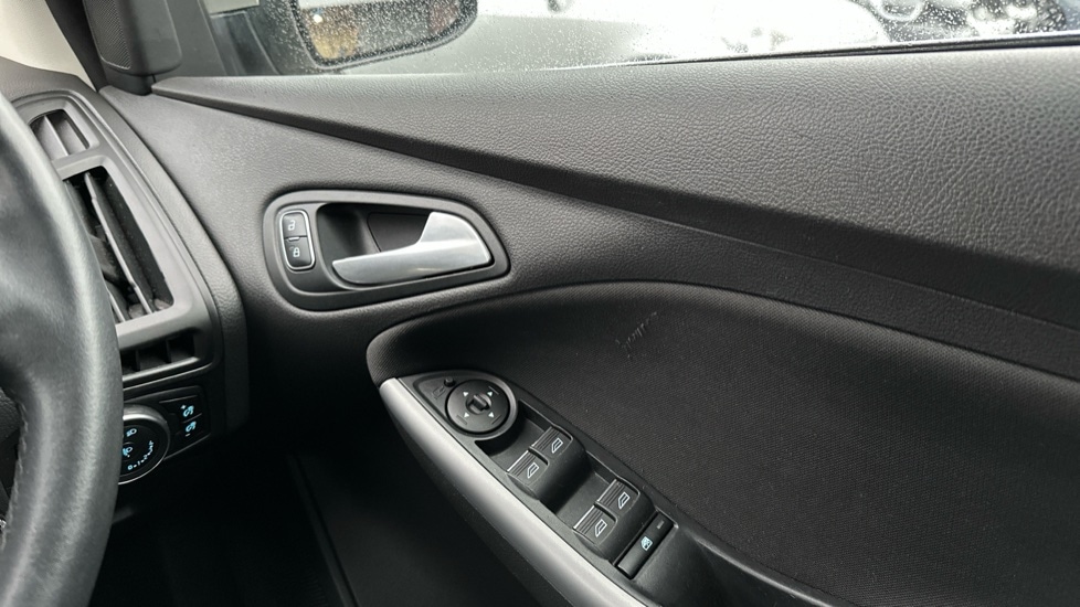 Used Ford Focus 2016 for sale - 76871760: Photo 31