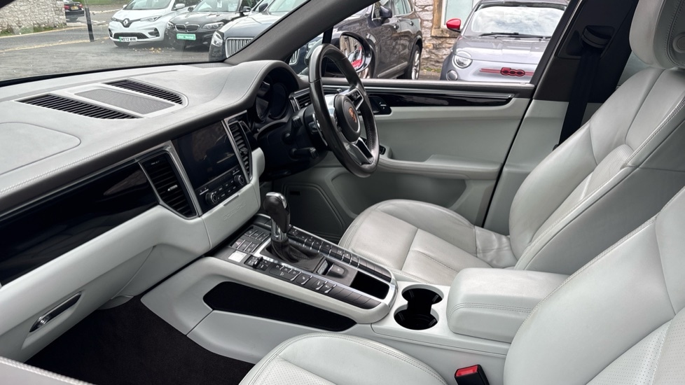Used Porsche Macan 2017 for sale - 76297621: Photo 10