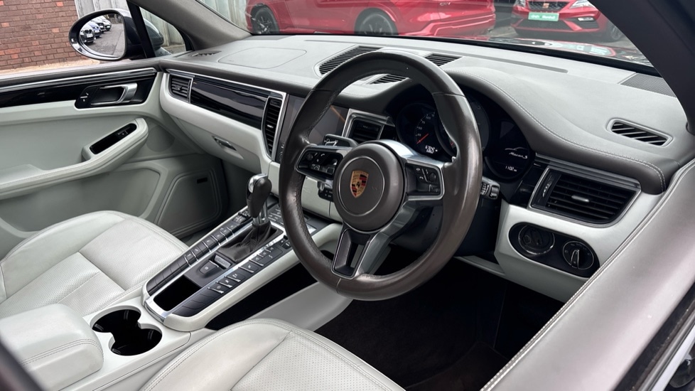 Used Porsche Macan 2017 for sale - 76297621: Photo 9