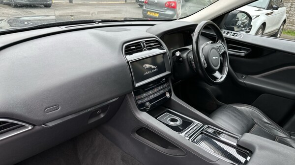 Used Jaguar F-Pace 2016 for sale - 76234062: Photo 10