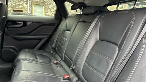 Used Jaguar F-Pace 2016 for sale - 76234062: Photo 14
