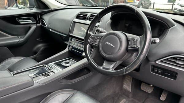 Used Jaguar F-Pace 2016 for sale - 76234062: Photo 9