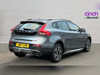 Used Volvo V40 2017 for sale - 76966579: Photo