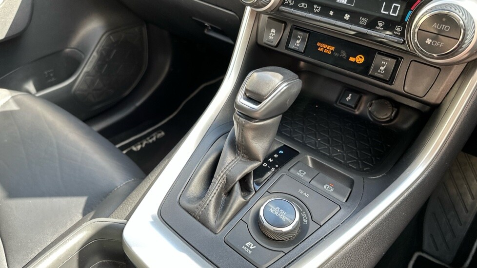 Used Toyota RAV4 2020 for sale - 76241509: Photo 28