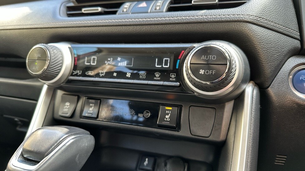 Used Toyota RAV4 2020 for sale - 76241509: Photo 31