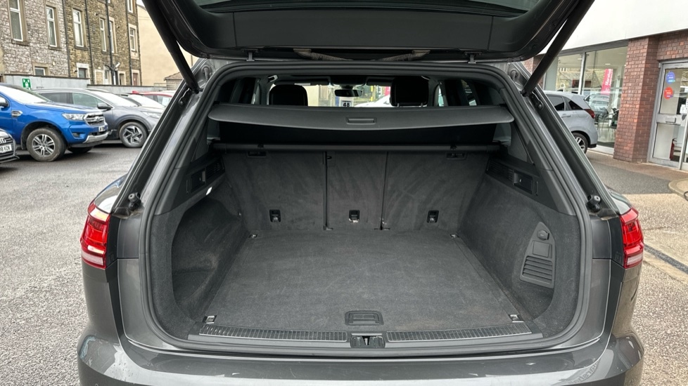 Used Volkswagen Touareg 2019 for sale - 76466202: Photo 15