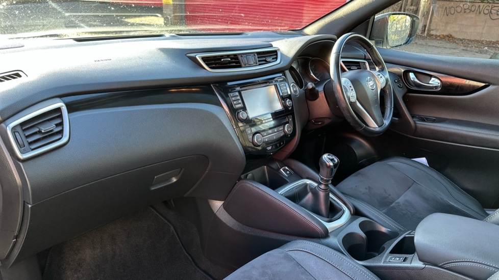 Used Nissan Qashqai 2017 for sale - 76966629: Photo 10