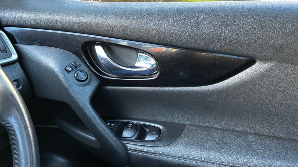 Used Nissan Qashqai 2017 for sale - 76966629: Photo 31