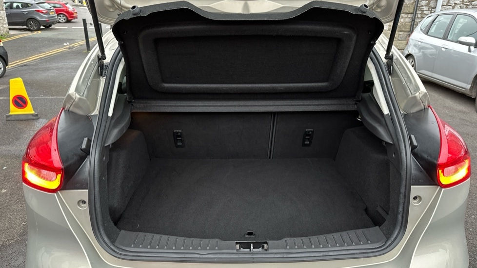 Used Ford Focus 2016 for sale - 76501477: Photo 15