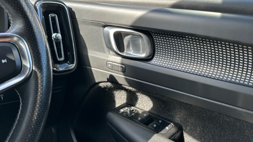 Used Volvo XC40 2020 for sale - 76458776: Photo 28