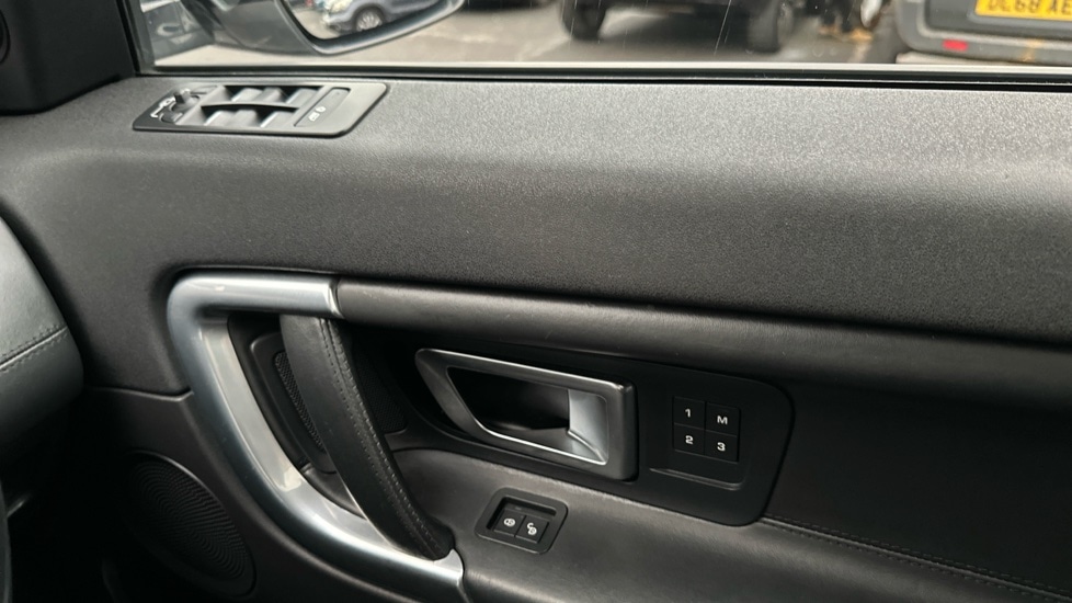 Used Land Rover Discovery Sport 2015 for sale - 76514708: Photo 29