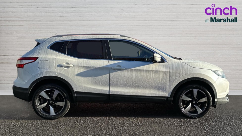 Used Nissan Qashqai 2017 for sale - 77035906: Photo 2