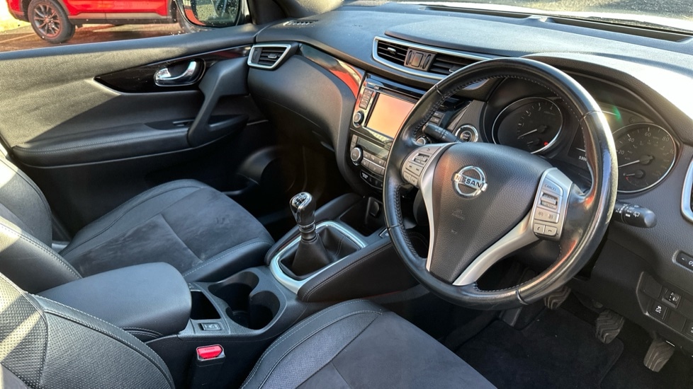 Used Nissan Qashqai 2017 for sale - 77035906: Photo 9