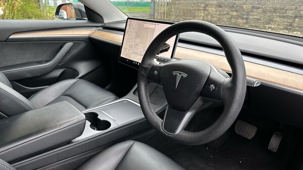 Used Tesla Model 3 2021 for sale - 76154740: Photo 9