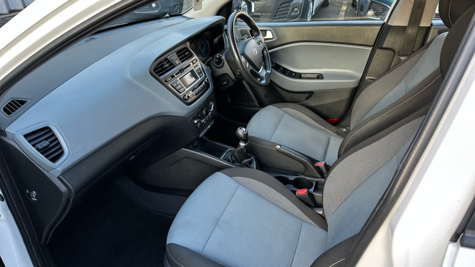 Used Hyundai i20 2016 for sale - 77060716: Photo 10