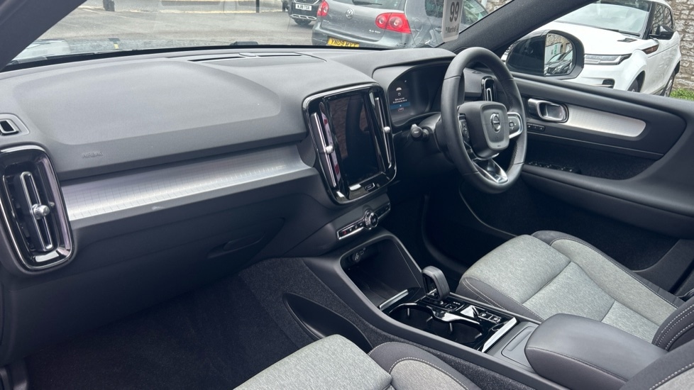 Used Volvo XC40 2023 for sale - 75992736: Photo 10