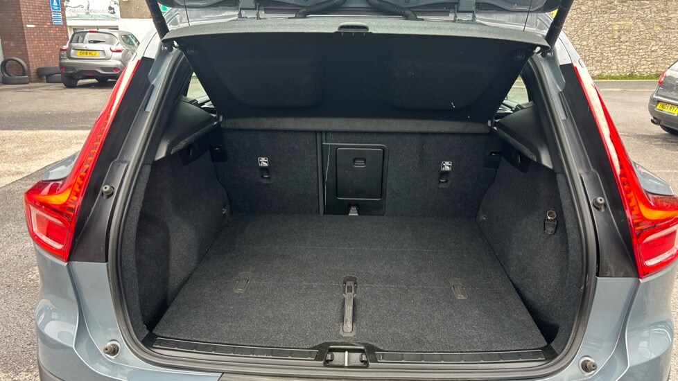 Used Volvo XC40 2023 for sale - 75992736: Photo 15