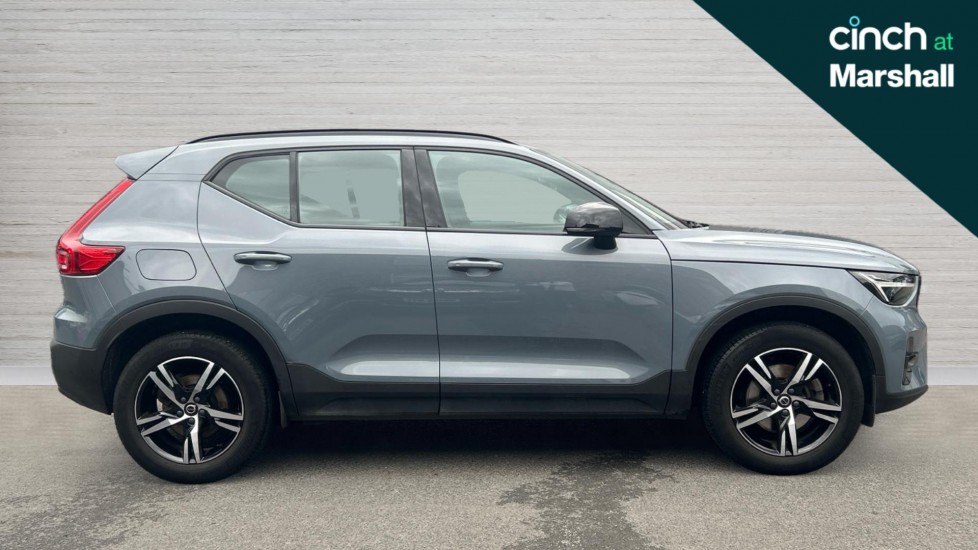 Used Volvo XC40 2023 for sale - 75992736: Photo 2