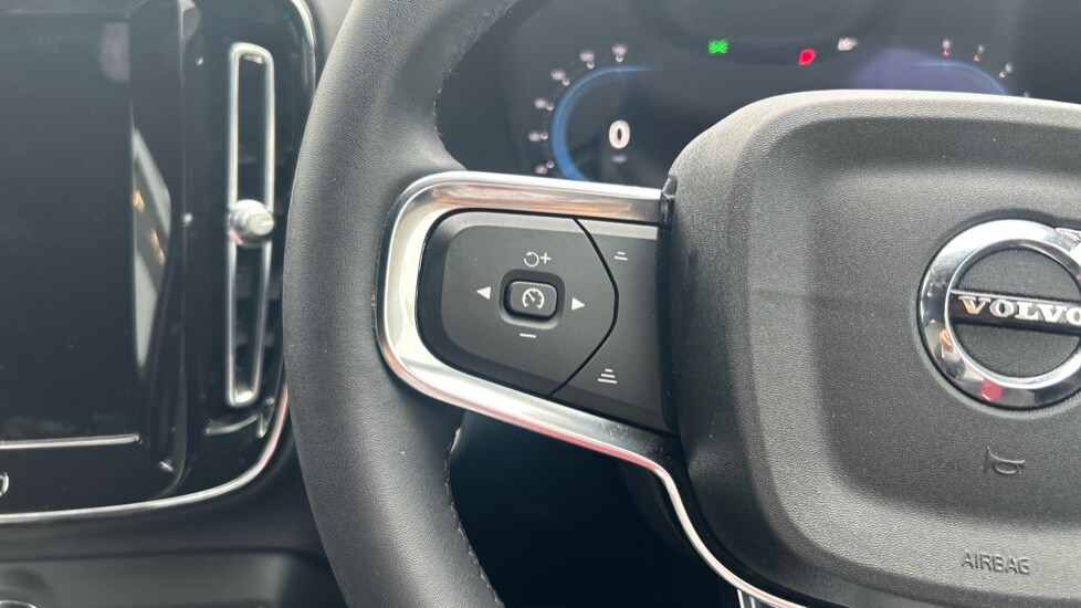 Used Volvo XC40 2023 for sale - 75992736: Photo 22