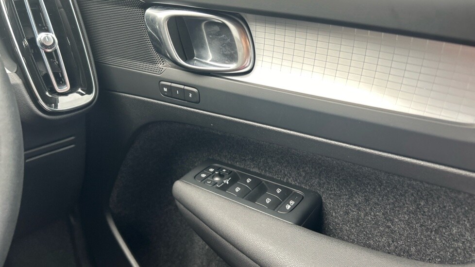 Used Volvo XC40 2023 for sale - 75992736: Photo 27