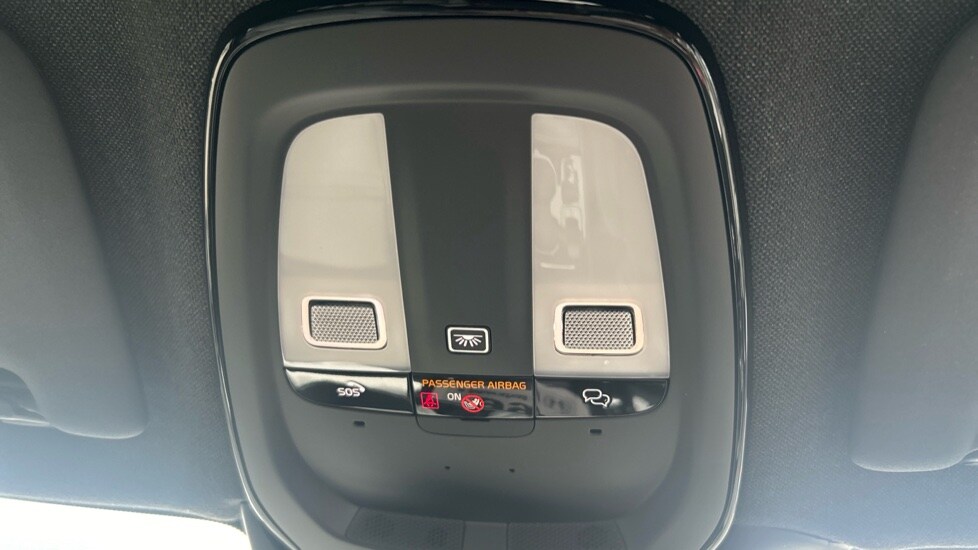 Used Volvo XC40 2023 for sale - 75992736: Photo 28