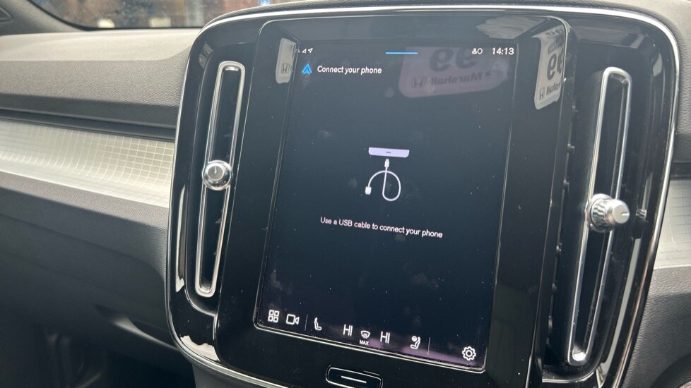 Used Volvo XC40 2023 for sale - 75992736: Photo 29