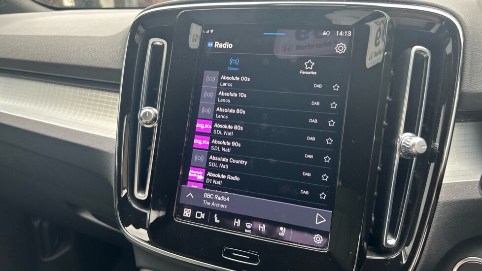 Used Volvo XC40 2023 for sale - 75992736: Photo 32