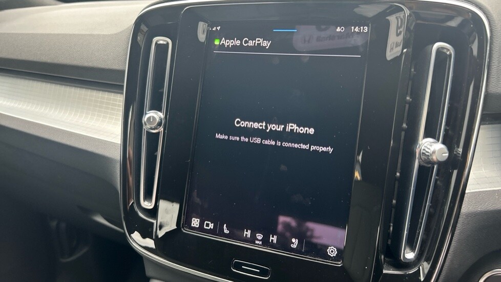 Used Volvo XC40 2023 for sale - 75992736: Photo 33