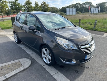 2014 (64) - 1.4i 16V Tech Line 5dr