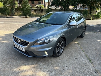 Used Volvo V40 2015 for sale - 79261215: Photo